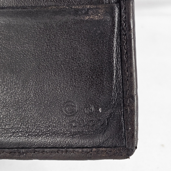 GUCCI GG Signature Wallet - Picture 2 of 6
